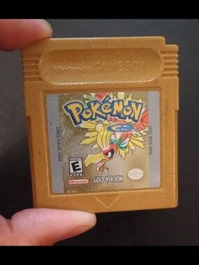 Nintendo Game Boy Pokémon Gold Version Cartridge - Gold